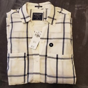 *NWT* A&F "Boyfriend" Button Up  [XS]